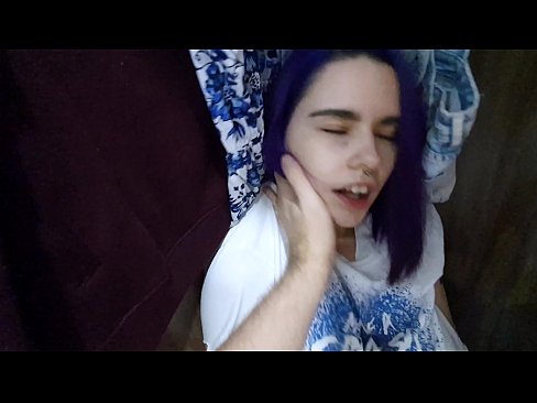 ❤️ Nire ahizpa armairuan aurkitu eta lagundu zion esperma Porno pornoan eu.hentaiser.ru ❌️❤