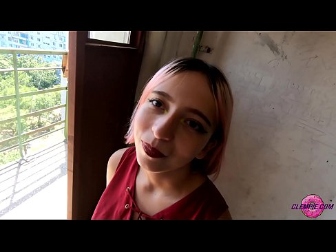 ❤️ Ikasle sentsuak arrotz bat zurrupatzen du kanpoaldean - Cum On His Face Porno pornoan eu.hentaiser.ru ❌️❤